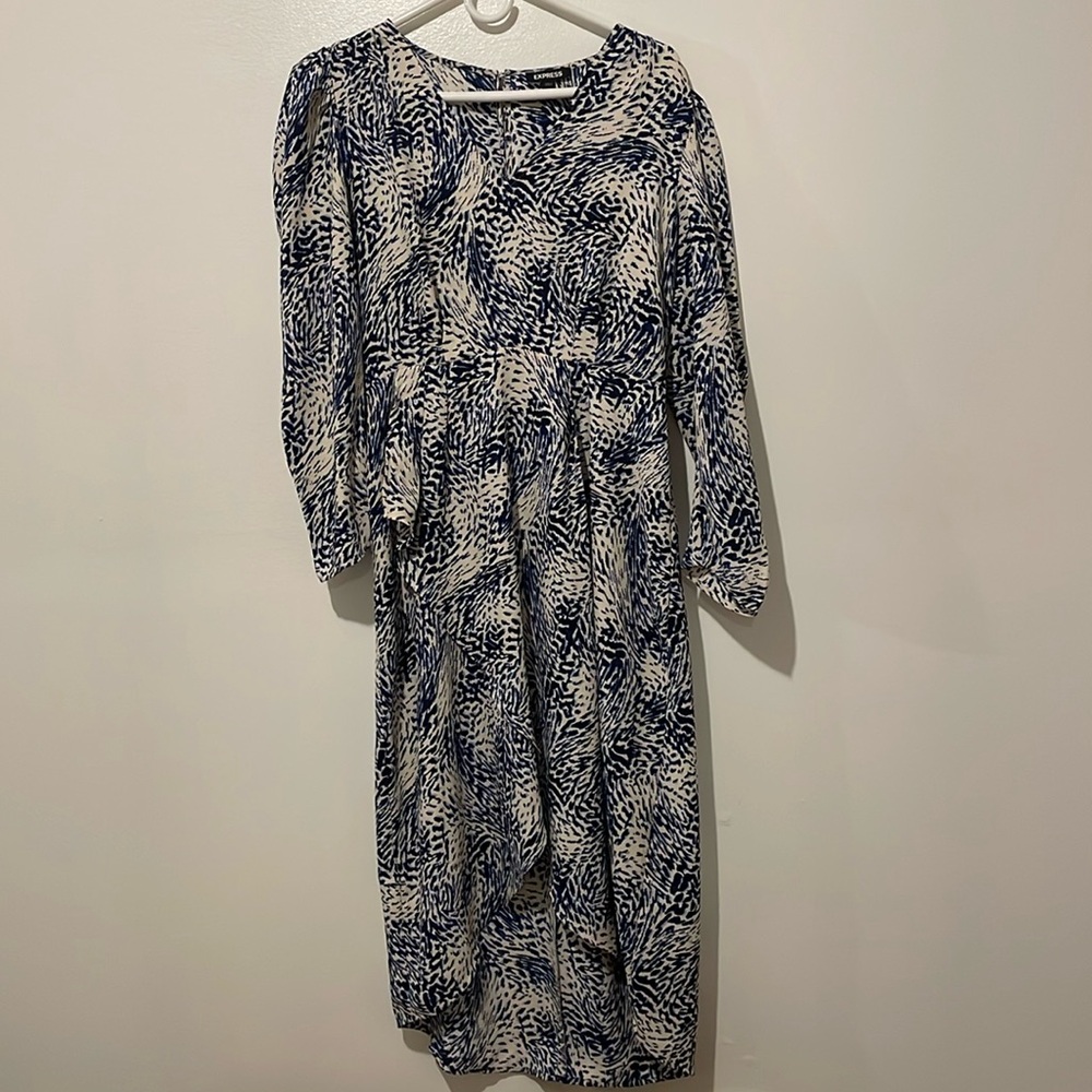 Express long sleeve dress. Color blue & cream size medium.